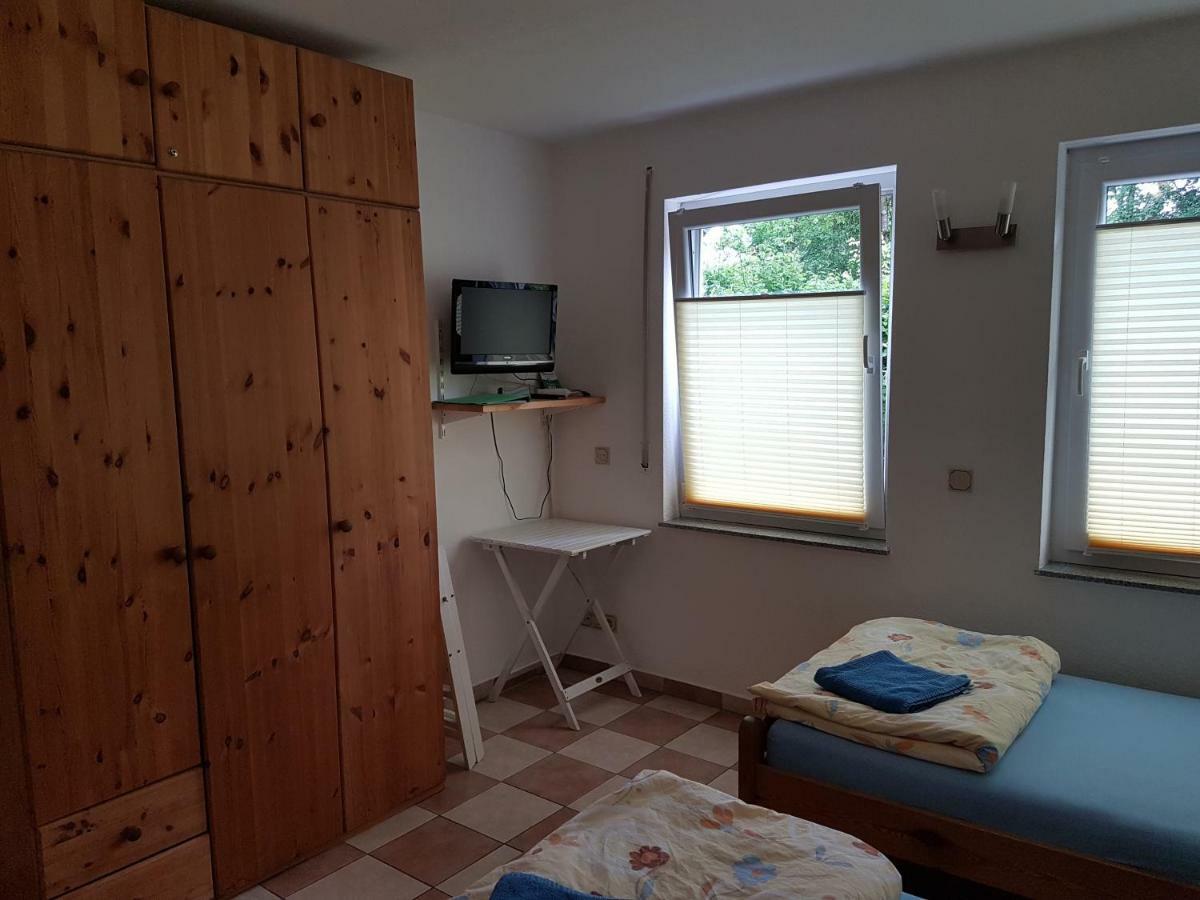 Gaestezimmer Auf Dem Campingplatz Konz Bagian luar foto